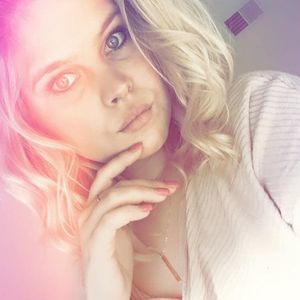 Meet your Posher, Micayla